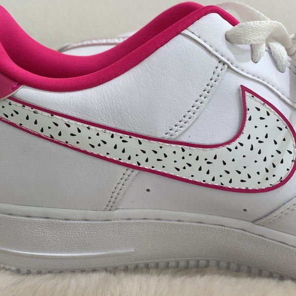🆕 NIKE Air Force 1 ‘07 LX 2023 WMNS Low Cut White/White-Pink Dragon Fruit In 📦 - Picture 8 of 15
